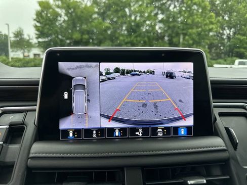 Used 2021 Chevrolet Suburban Z71 w/ Luxury Package AWD/4WD image 24