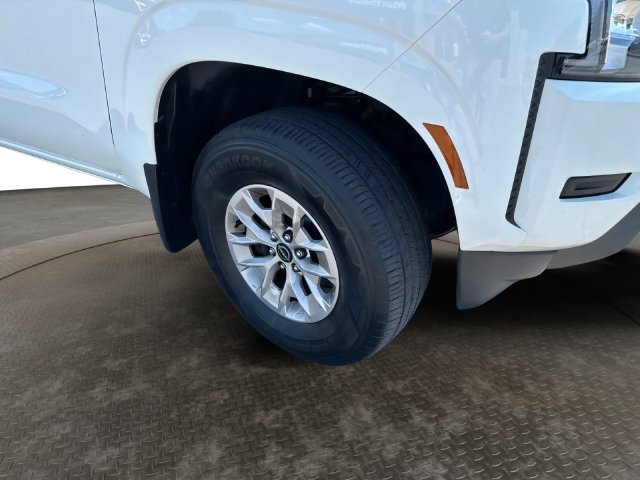 Certified 2024 Nissan Frontier SV w/ Technology Package AWD/4WD image 10