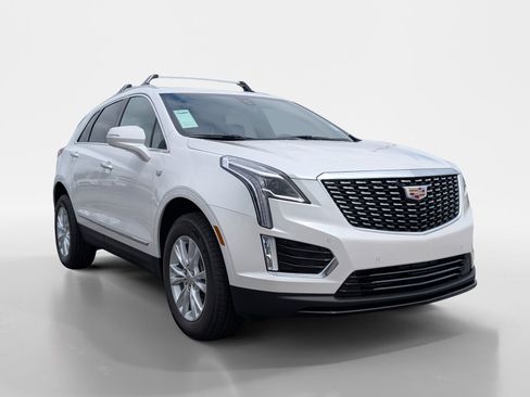 Used 2026 Cadillac XT5 Luxury FWD image 2