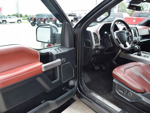 Used 2019 Ford F150 Platinum w/ Technology Package image 9