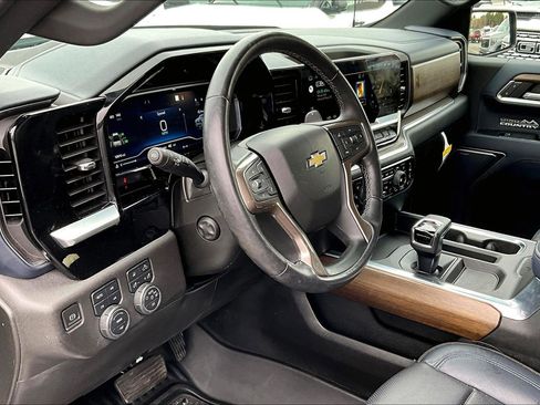 Used 2022 Chevrolet Silverado 1500 High Country image 14