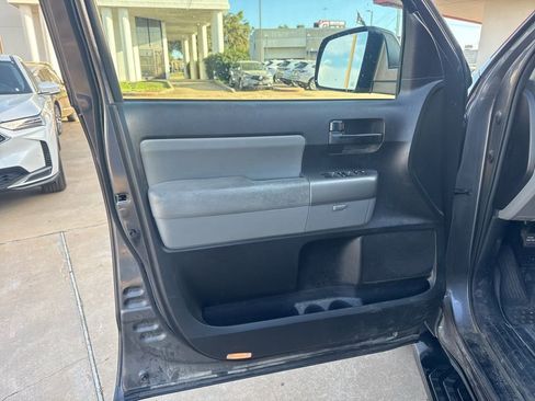 Used 2017 Toyota Sequoia SR5 image 10