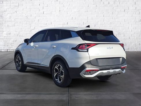 Used 2023 Kia Sportage LX image 5
