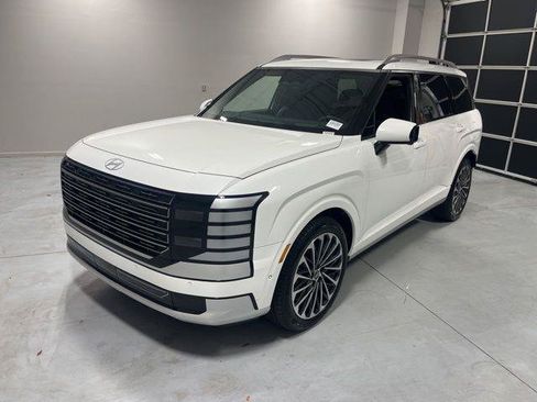 New 2026 Hyundai Palisade Calligraphy FWD image 3