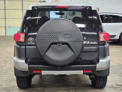 Used 2010 Toyota FJ Cruiser 4WD image 19
