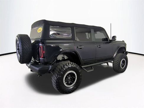 Used 2022 Ford Bronco Badlands image 5