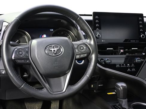 Used 2022 Toyota Camry XSE w/ Cold Weather Package FWD image 11