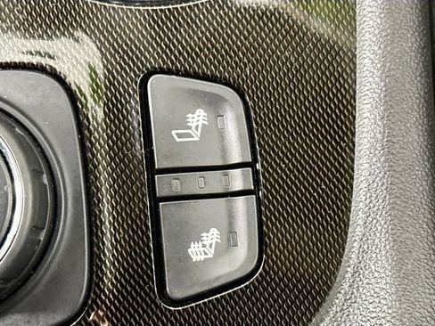 Used 2022 GMC Acadia AT4 image 16