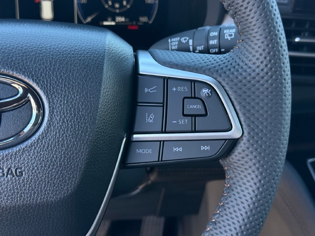 New 2026 Toyota Sienna Limited AWD/4WD image 12