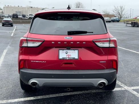 Used 2020 Ford Escape Titanium image 6