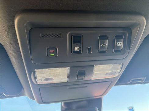 Used 2024 Nissan Titan PRO-4X w/ Pro-4x Convenience Package image 26