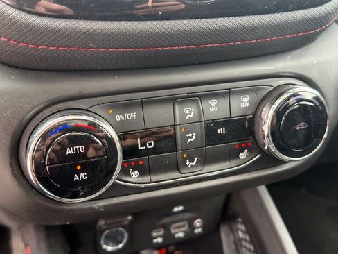 Used 2023 Chevrolet TrailBlazer RS w/ Sun and Liftgate Package image 7