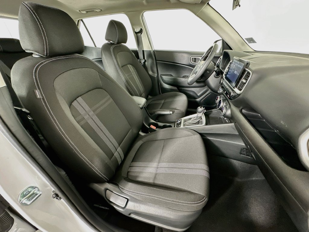 Used 2026 Hyundai Venue SEL FWD image 27