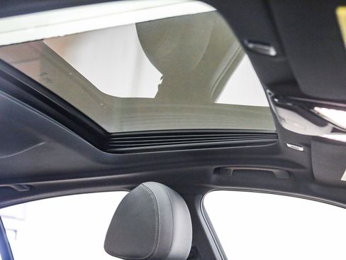 Certified 2023 BMW 530e w/ Premium Package RWD image 18