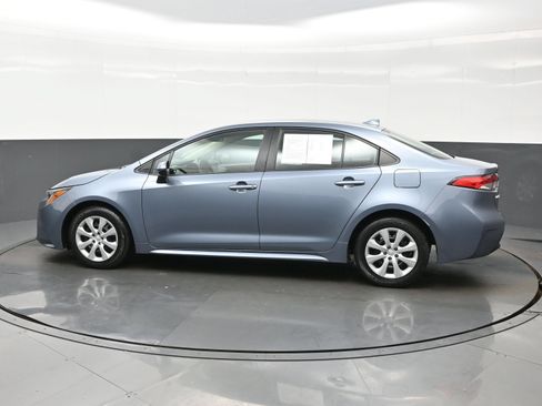 Used 2024 Toyota Corolla LE FWD image 3