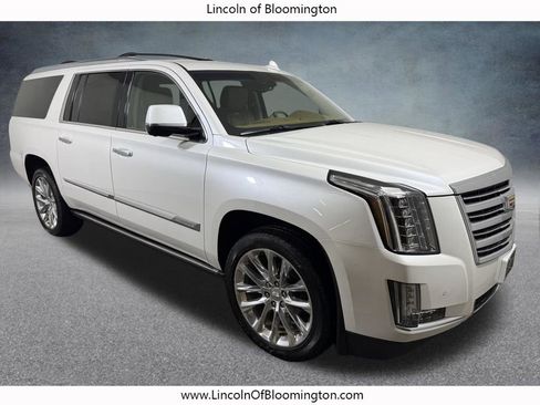 Used 2016 Cadillac Escalade ESV Platinum AWD/4WD image 10