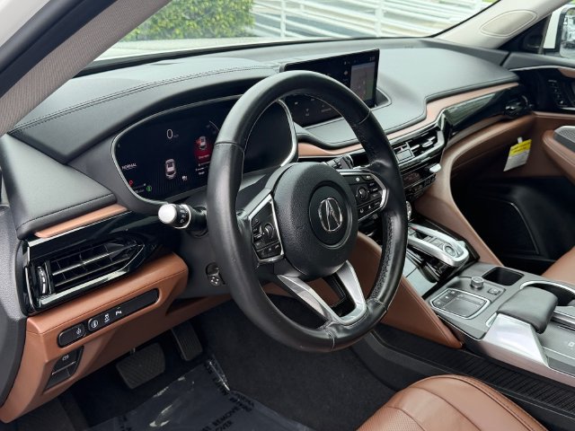 Used 2024 Acura MDX w/ Technology Package FWD image 12