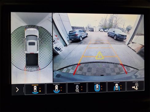 Used 2019 Chevrolet Silverado 1500 High Country w/ Technology Package image 11