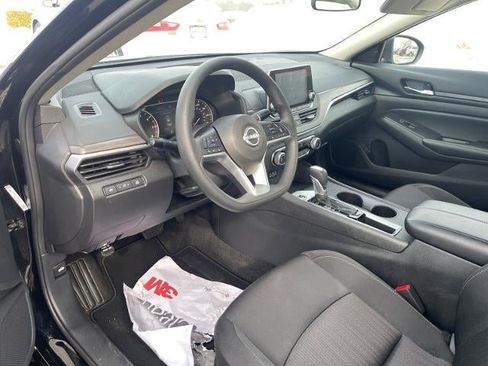 Used 2025 Nissan Altima 2.5 SV image 7