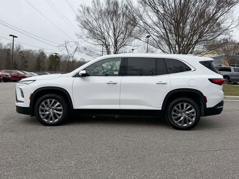 Used 2025 Buick Enclave Preferred image 24