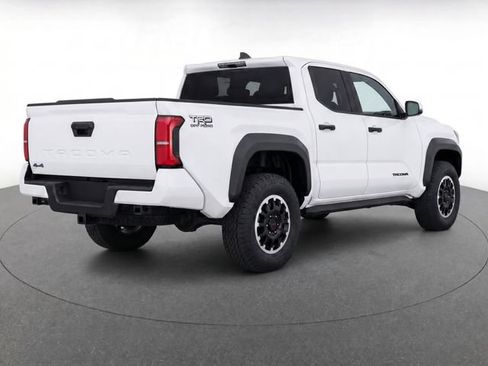 Used 2025 Toyota Tacoma TRD Off-Road AWD/4WD image 6