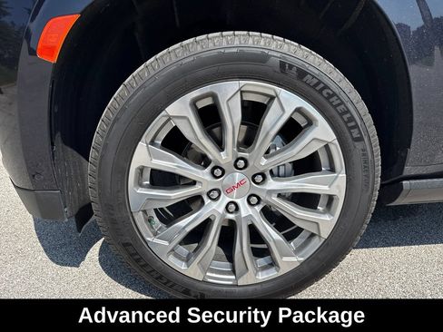 Used 2023 GMC Yukon Denali w/ Denali Reserve Package AWD/4WD image 11