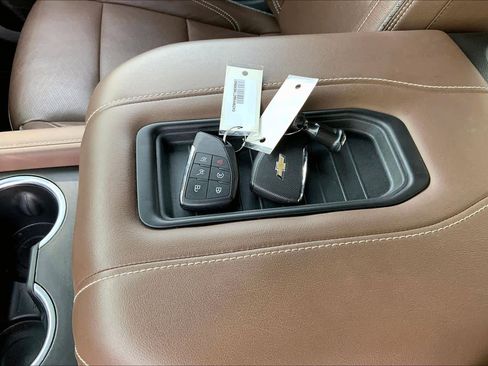 Used 2021 Chevrolet Suburban High Country image 14