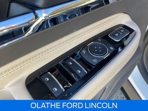 Used 2022 Lincoln Corsair AWD w/ Equipment Group 101A image 22