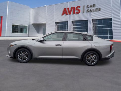 Used 2025 Kia K4 LXS image 2