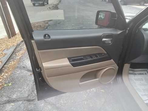 Used 2014 Jeep Patriot Sport w/ Power Value Group FWD image 14
