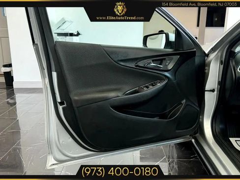 Used 2017 Chevrolet Malibu LT image 7