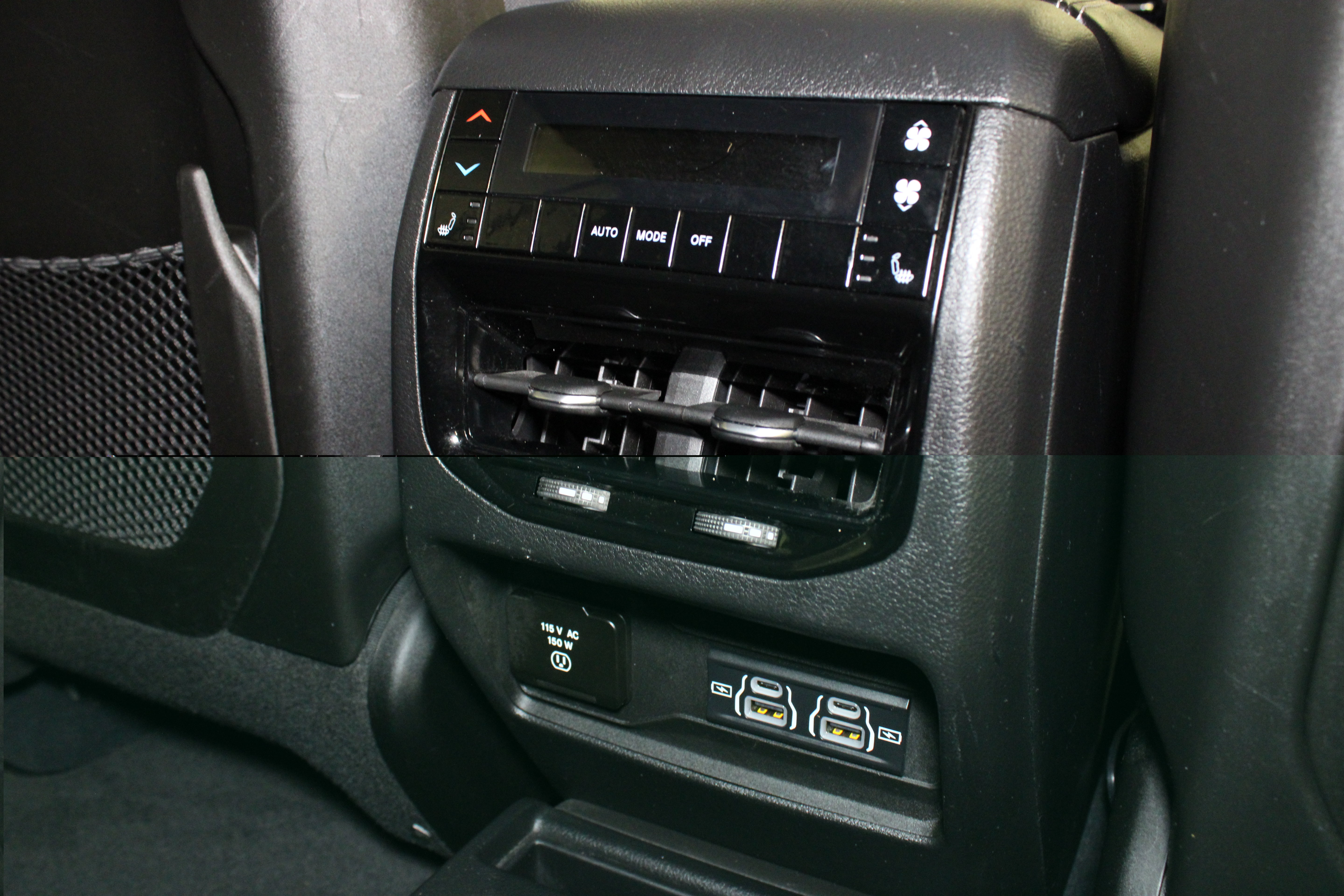 Used 2023 Jeep Grand Cherokee L Limited w/ Luxury Tech Group II AWD/4WD image 16