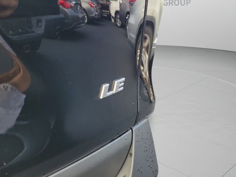 Used 2019 Toyota RAV4 LE FWD image 19