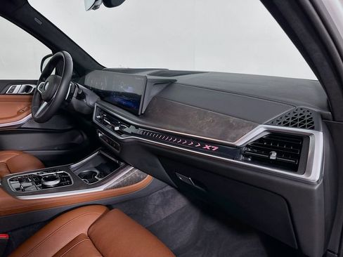 Certified 2025 BMW X7 xDrive40i w/ Executive Package image 31