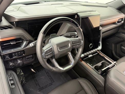 Used 2025 GMC Yukon Denali w/ Denali Reserve Package AWD/4WD image 4