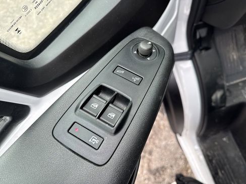 Used 2025 RAM ProMaster 2500 w/ Convenience Group image 10