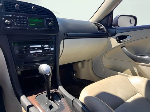 Used 2005 Saab 9-3 Arc FWD image 31
