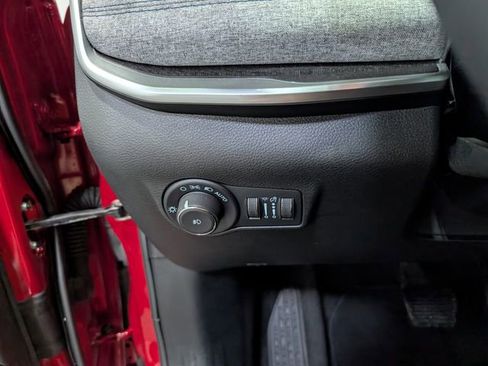 Used 2025 Jeep Compass Latitude AWD/4WD image 19