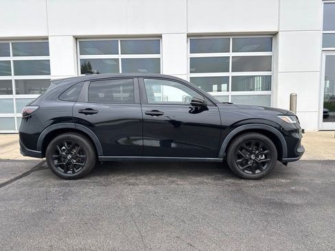 Used 2023 Honda HR-V Sport image 3