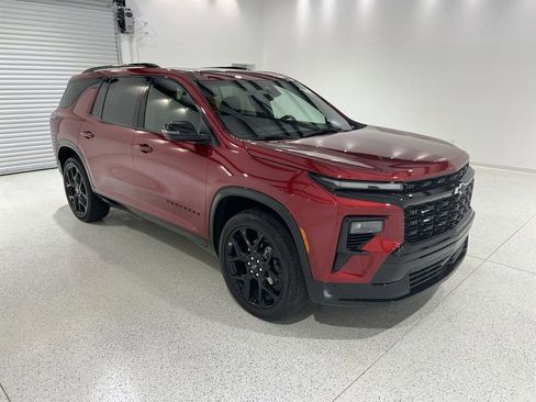 Used 2024 Chevrolet Traverse RS image 7