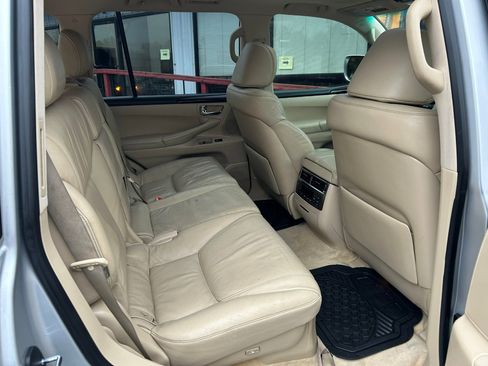 Used 2010 Lexus LX 570 4WD image 20