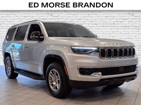 Used 2024 Jeep Wagoneer 2WD image 6