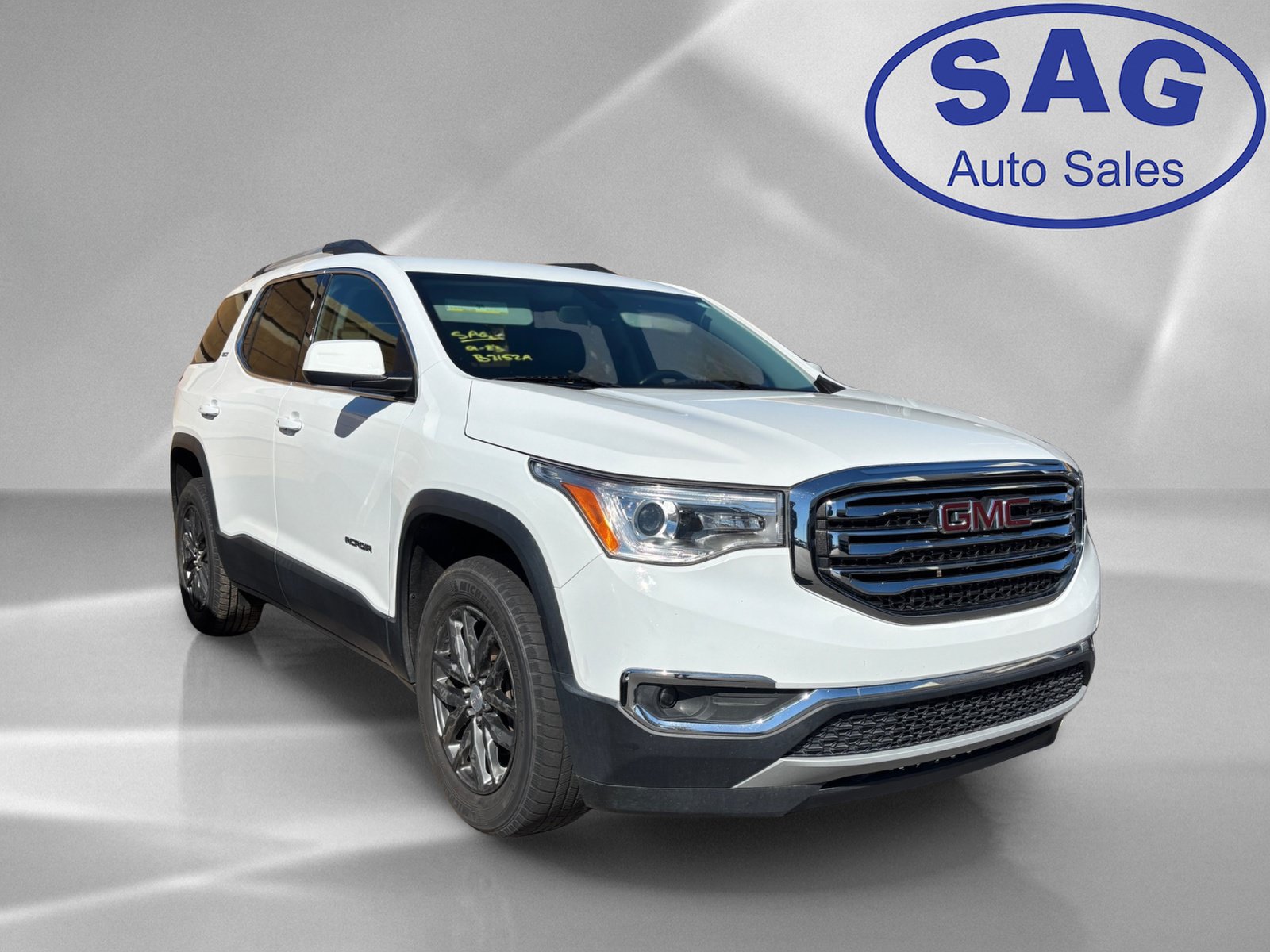 Used 2018 GMC Acadia SLT FWD image 2