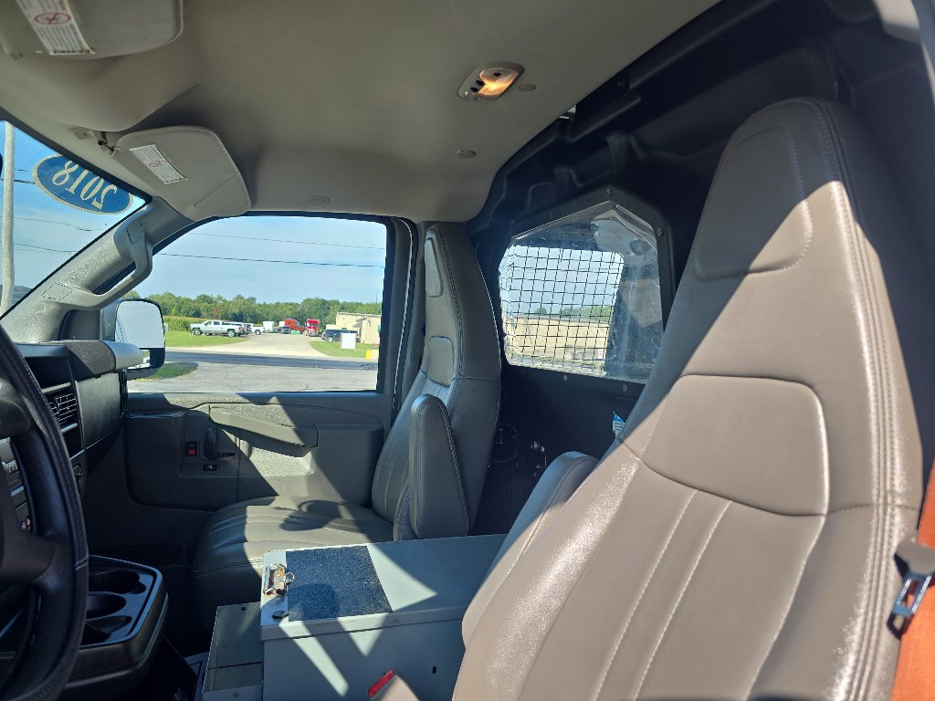 Used 2018 Chevrolet Express 2500 w/ Driver Convenience Package RWD image 16