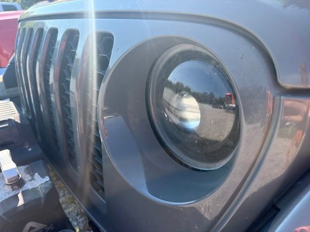 Used 2021 Jeep Gladiator Sport AWD/4WD image 10