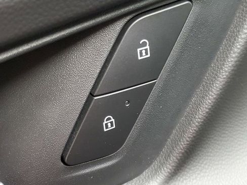 Used 2026 Chevrolet Equinox LT image 26