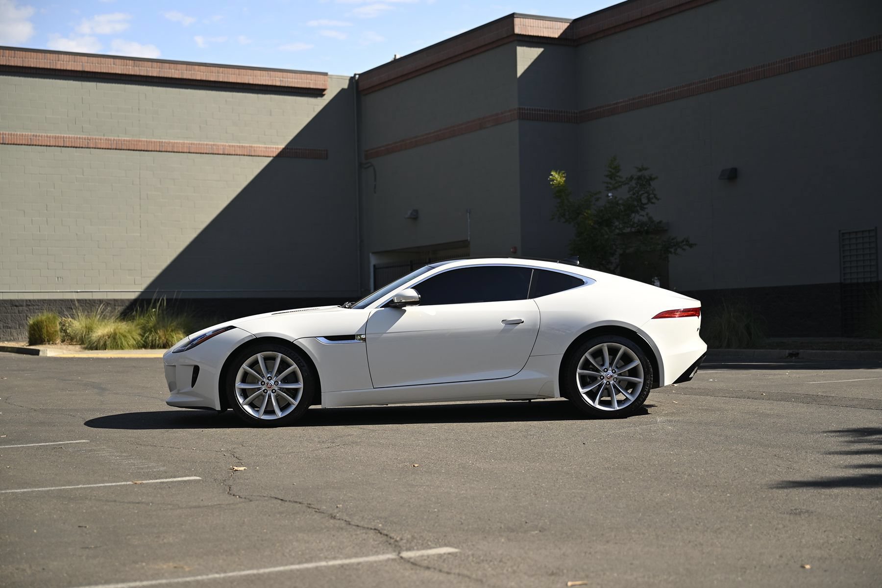 Used 2016 Jaguar F-TYPE S RWD image 13