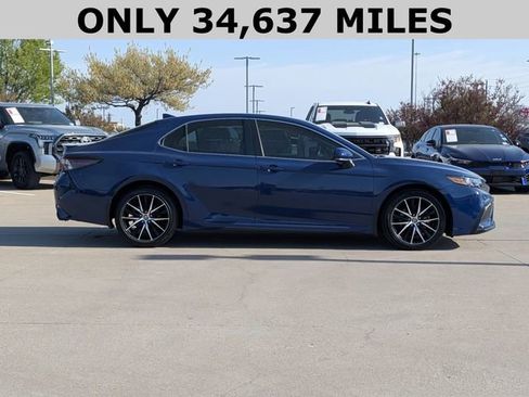 Used 2024 Toyota Camry SE image 4