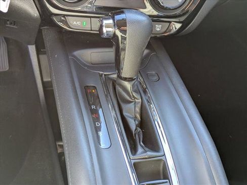 Used 2019 Honda HR-V LX image 17