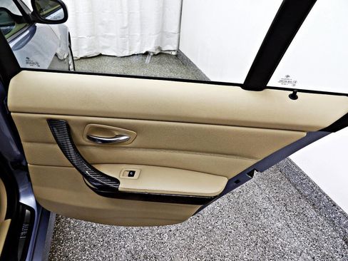 Used 2009 BMW 328i xDrive Sedan image 12